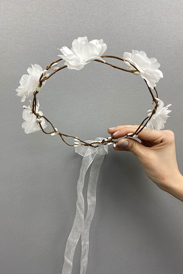Simple Floral Outdoor Shoot Bridal Crown Hair Accessory
