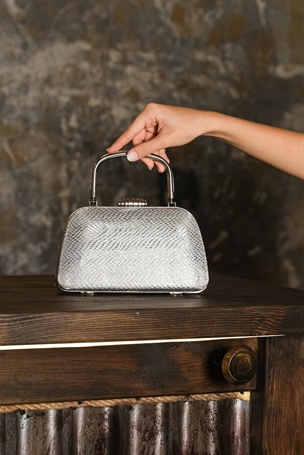 Women's Silver Honeycomb Handle Detail Chain Strap Evening Dress Handbag