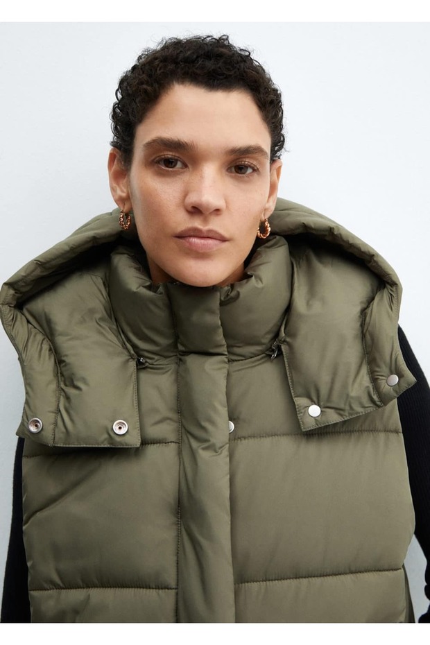 Kapüşonlu kapitone yelek - 7