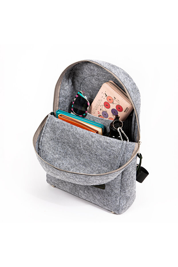 Faces Zippered Felt Backpack - 6