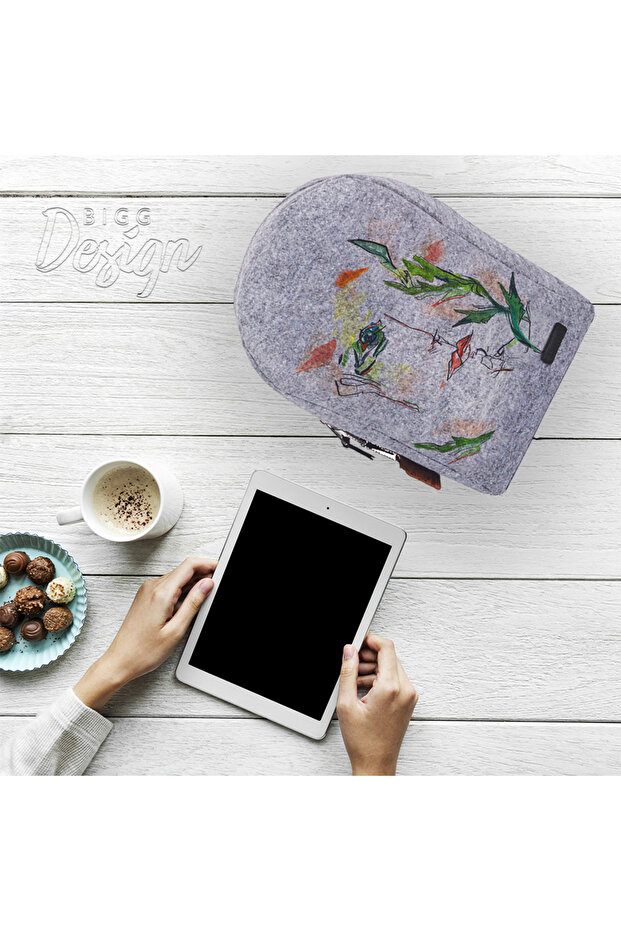 Faces Zippered Felt Backpack - 8