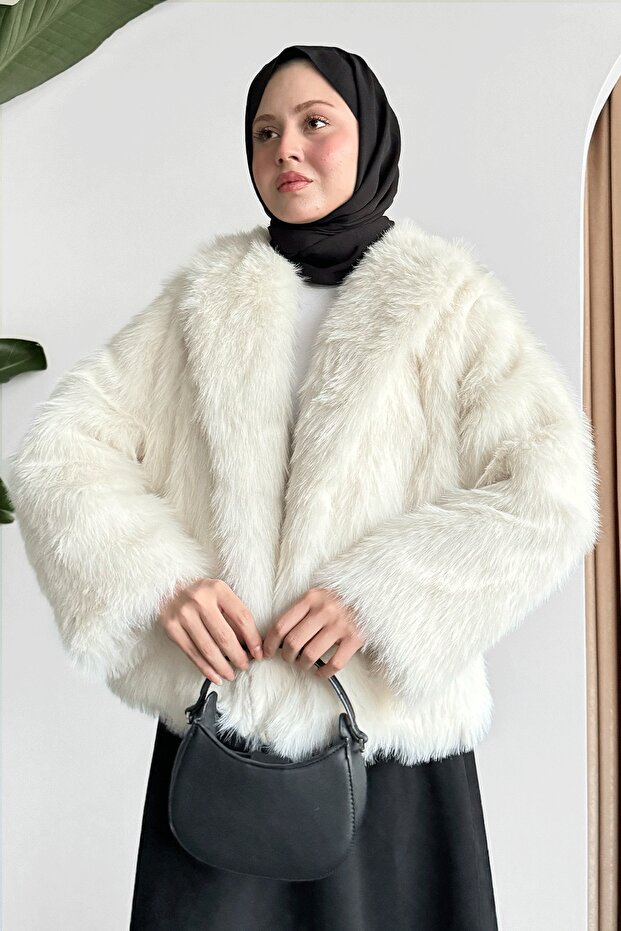 Astarlı Kısa Ekru Kürk - 4