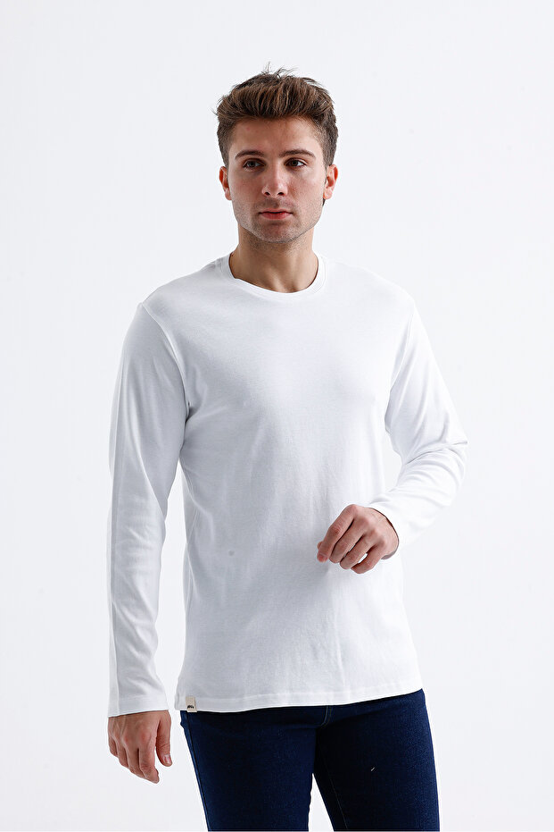 تي شيرت أساسي بأكمام طويلة ورقبة دائرية - 4