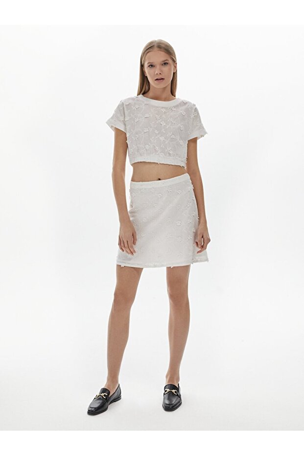 Işlemeli Crop Beyaz Bluz - 1