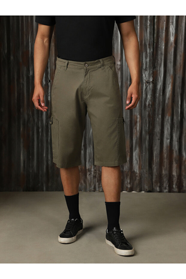 Solid Shorts With Cargo Pockets - 1