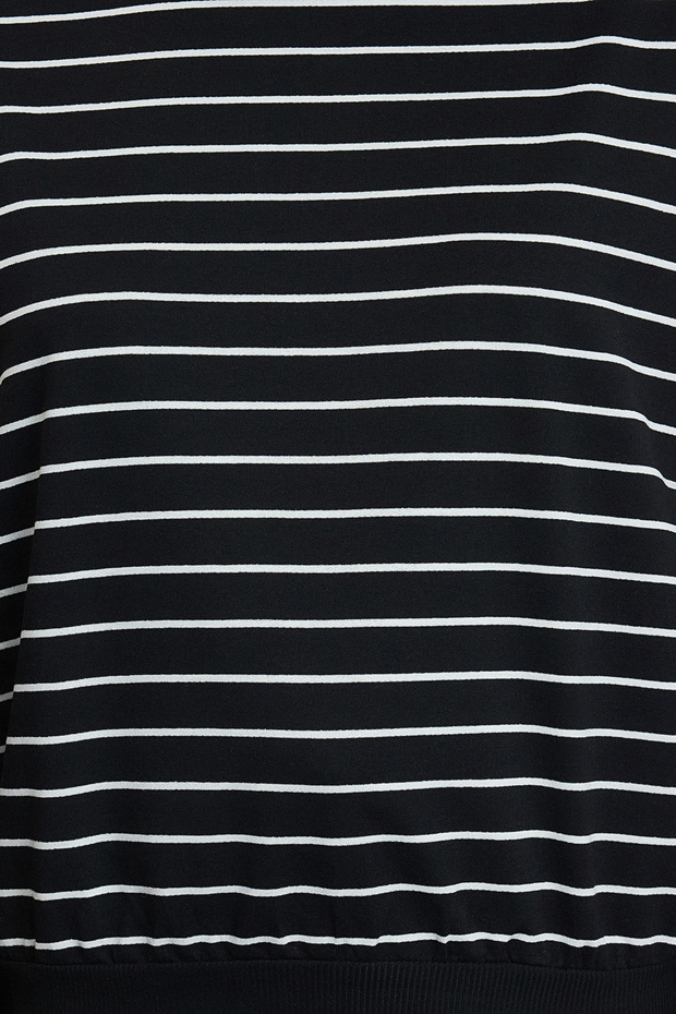 Siyah 2 İplik Bisiklet Yaka Çizgili Regular Örme Sweatshirt TWOAW25SW00324 - 6
