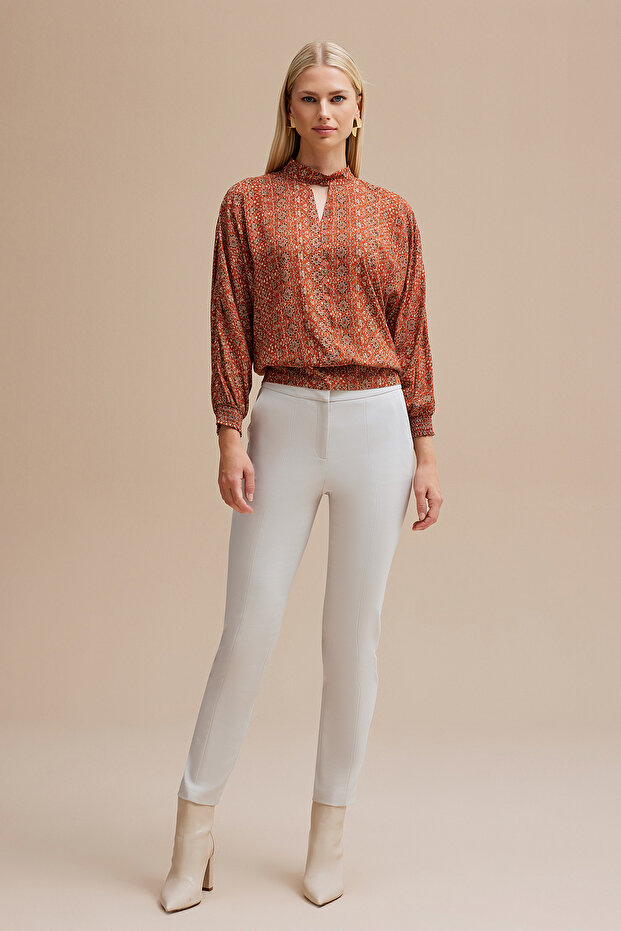 Dik Yaka Dökümlü Bluz - 2