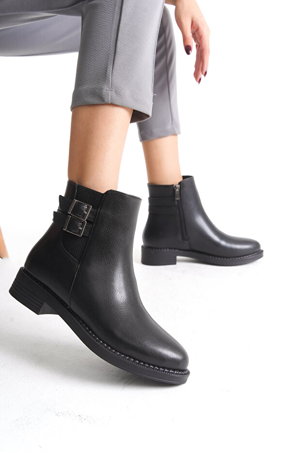 Alçak Taban Yandan Lastik ve Fermuarlı Çift Toka Detaylı Kadın Siyah Bot Bootie - 1