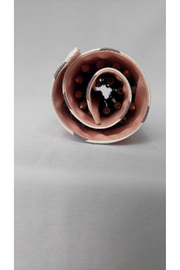 حامل أقلام بتصميم متعدد الأقسام منقوش - 4
