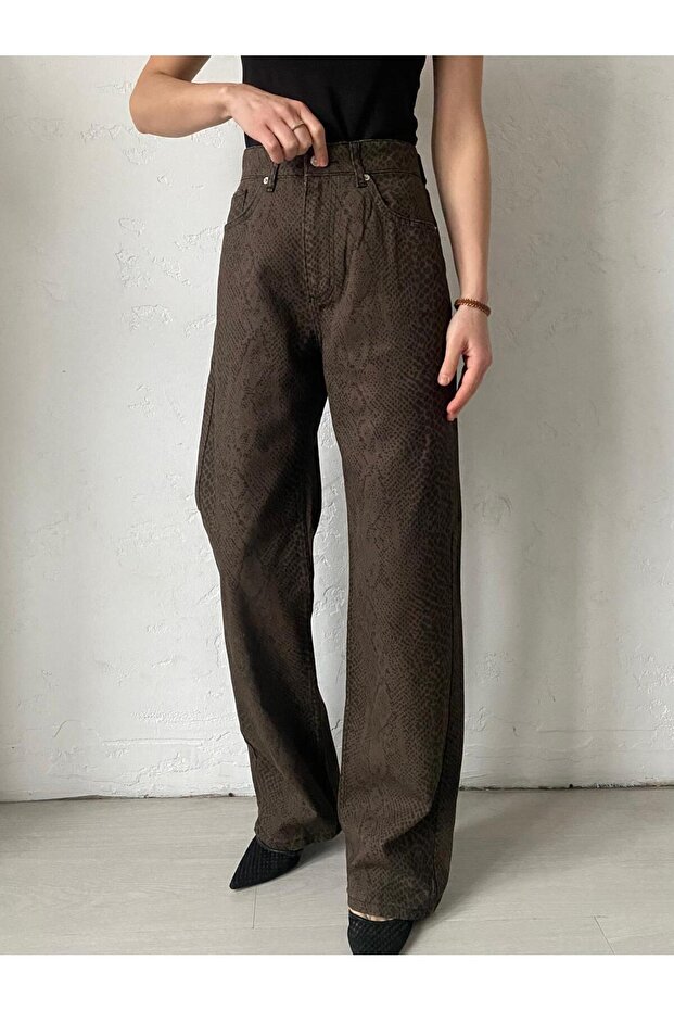 جينز مستقيم منقوش باللون البني - 2