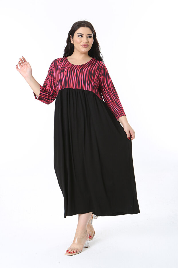Women's Plus Size Black Relaxed Fit Crew Neck Capri Sleeve Dress 65N38580