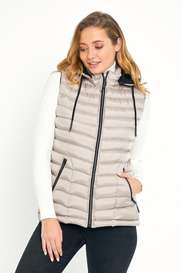 Ecrufarbene Pufferweste für Damen mit Fleece-Innenkapuze - 3