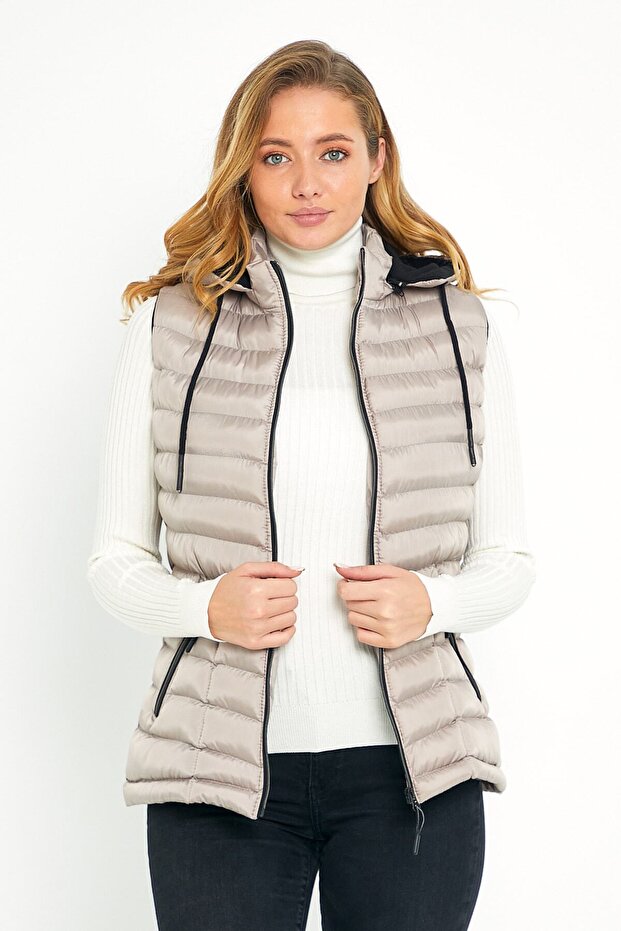 Ecrufarbene Pufferweste für Damen mit Fleece-Innenkapuze - 2