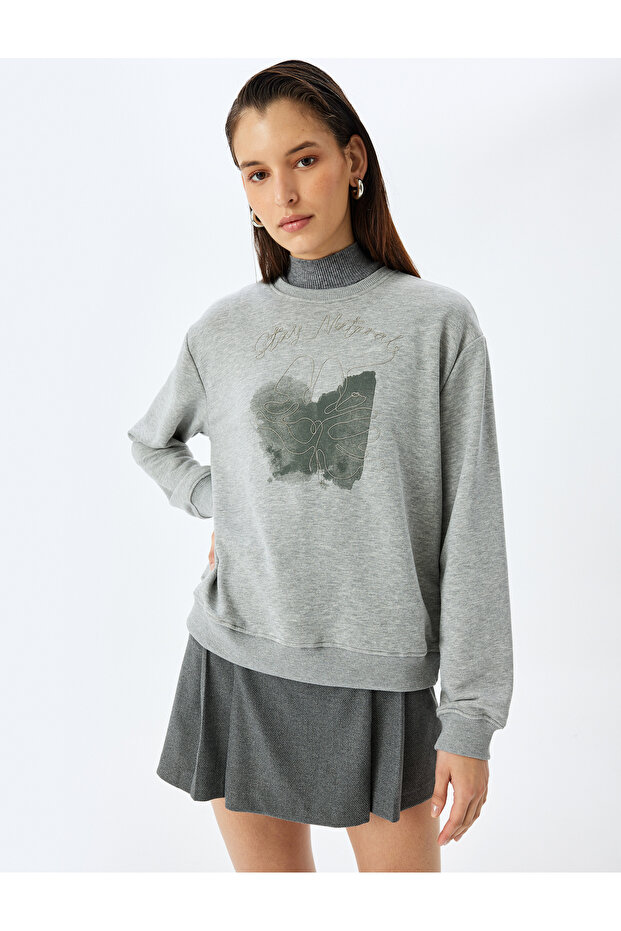 X Şahika Ercümen - Embroidery Detailed Printed Long Sleeve Oversize Sweatshirt