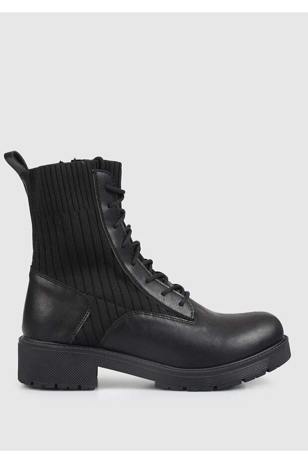 Siyah Kadın Bot - 1