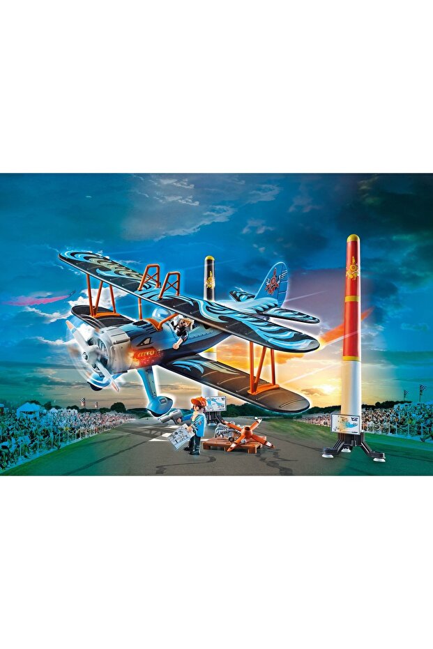 - Biplan Phoenix - 1