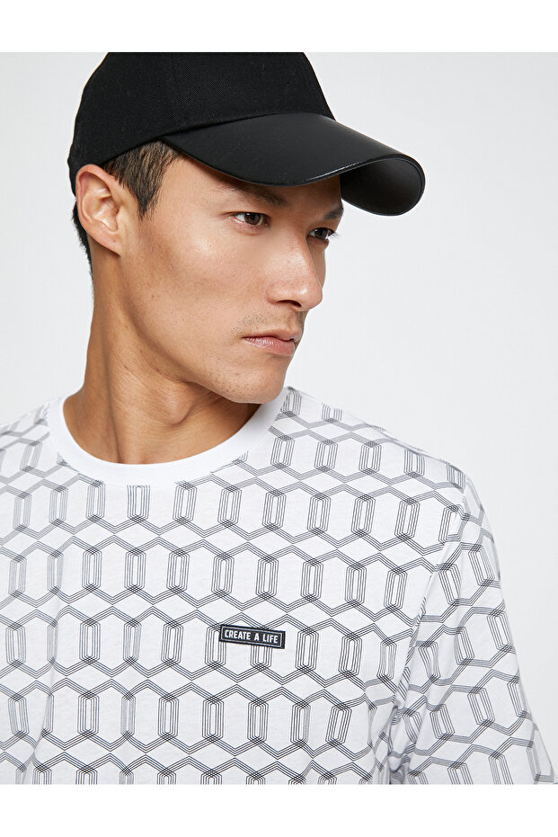 Basic T-Shirt Crew Neck Slogan Printed Geometric Pattern