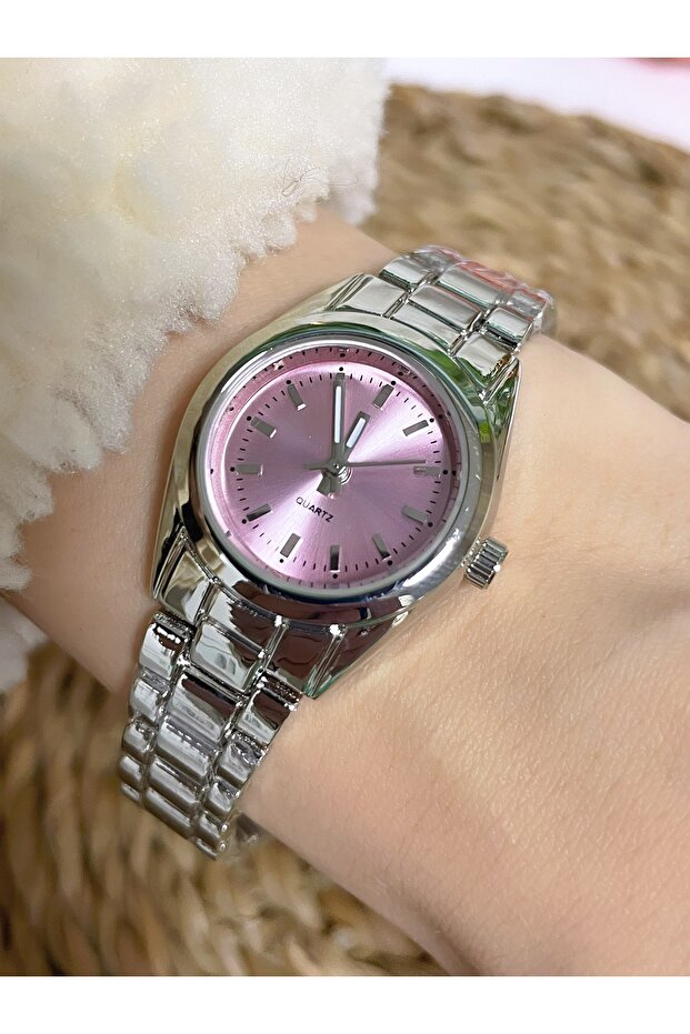Minimal Vintage Quartz Women Wrist Watch