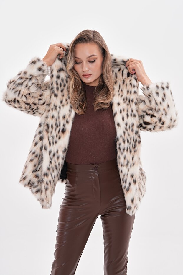 Kar Leoparı Kapüşonlu Ceket - 4