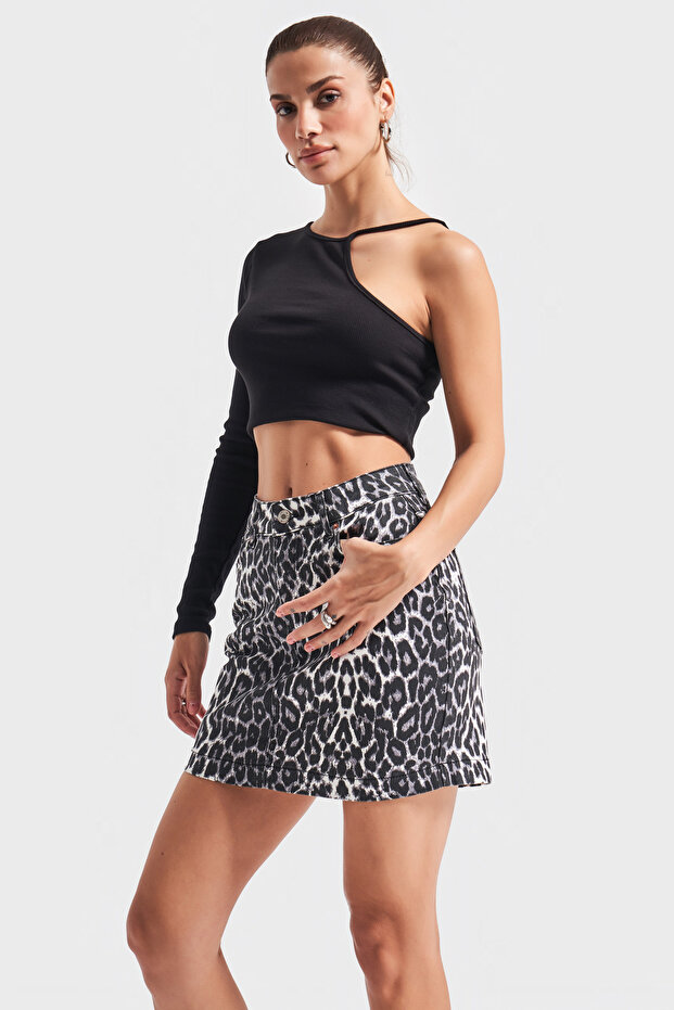 Kadın Siyah Beyaz Leopar Renk Mini Denim Etek - 7