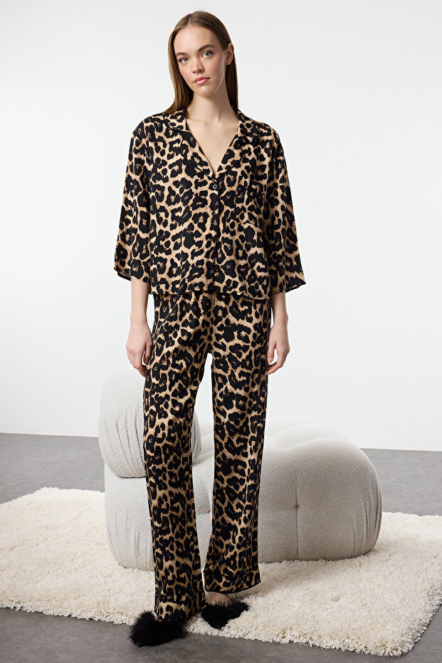Çok Renkli Leopar Desenli Biyeli Viskon Dokuma Pijama Takımı THMAW21PT0292 - 2