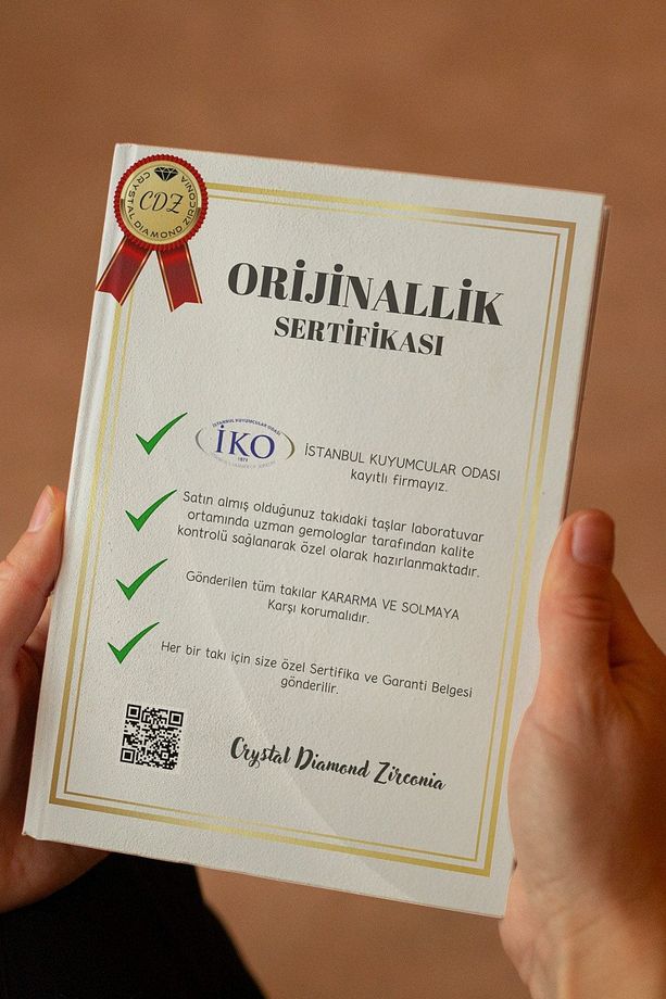 Işıklı kutuda 6 karat radyant yüzük - 6