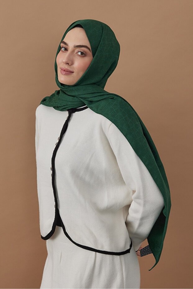 شال بنمط نباتي من سلسلة الجاكار الحريرية