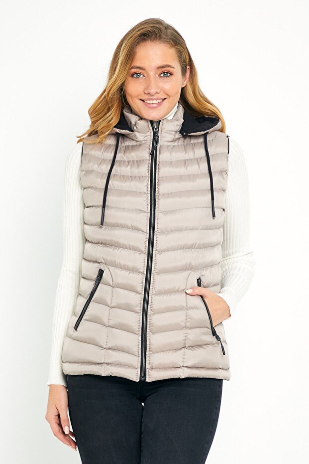 Ecrufarbene Pufferweste für Damen mit Fleece-Innenkapuze - 6