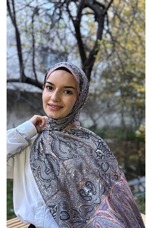 شال قطني بنمط داليا من تيسترد، لون بني حليبي