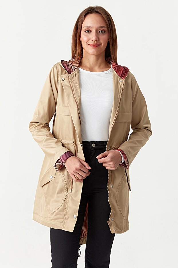 Kadın Kapüşonlu Parlak Kumaş Parka - 2