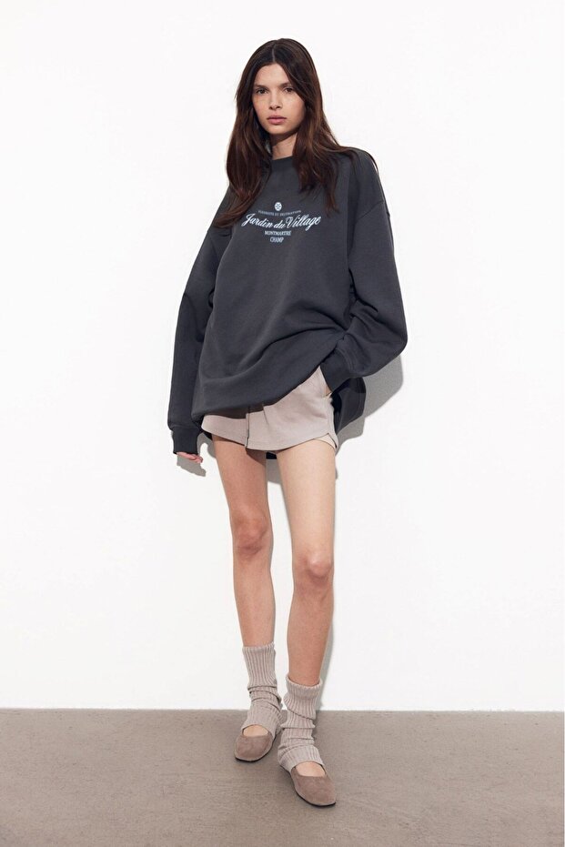 Unisex Oversize Sweatshirt Jardin Du Village Printed Smoked – Crew Neck, 3 Thread Ribs