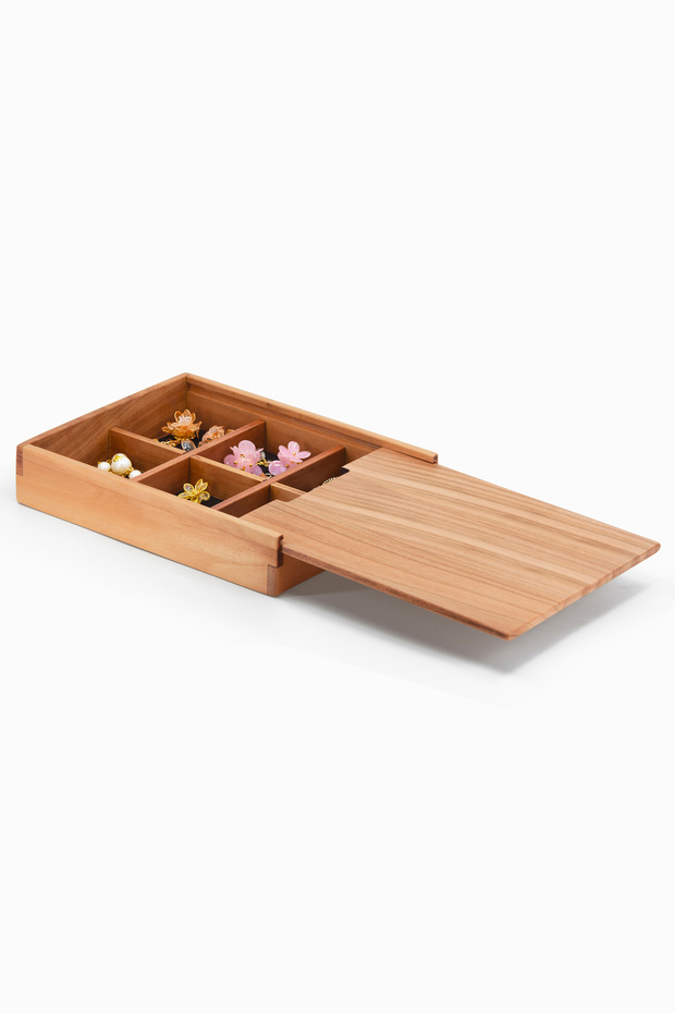 Horizontal Box with Dividers and Sliding Lid - Spring - 2
