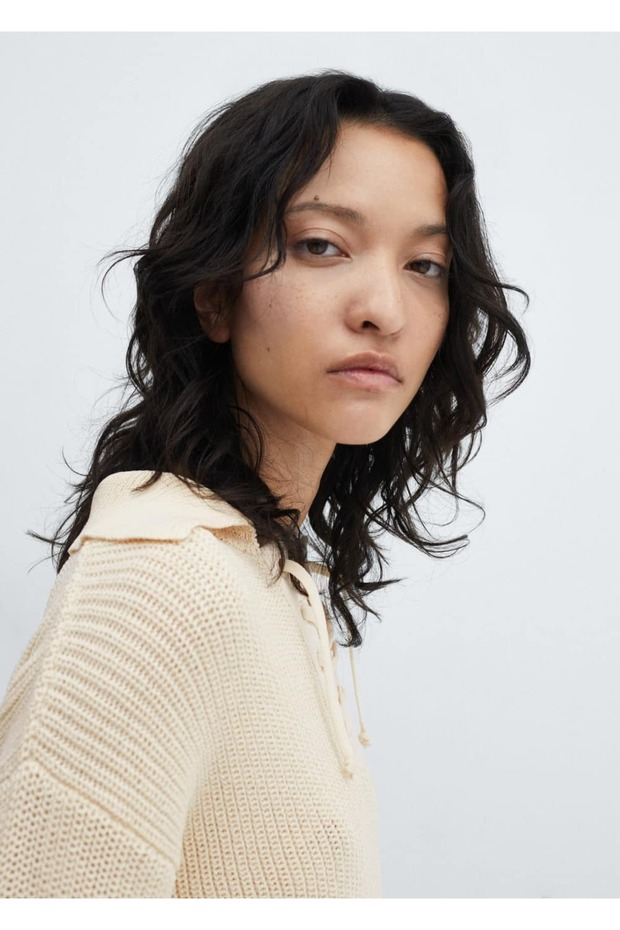 Geraffter Pullover mit V-Ausschnitt - 6