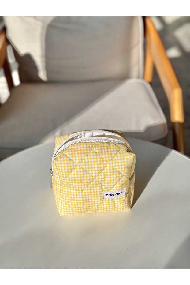 حقيبة مكياج منقوشة مربعة صفراء حجم صغير - 3