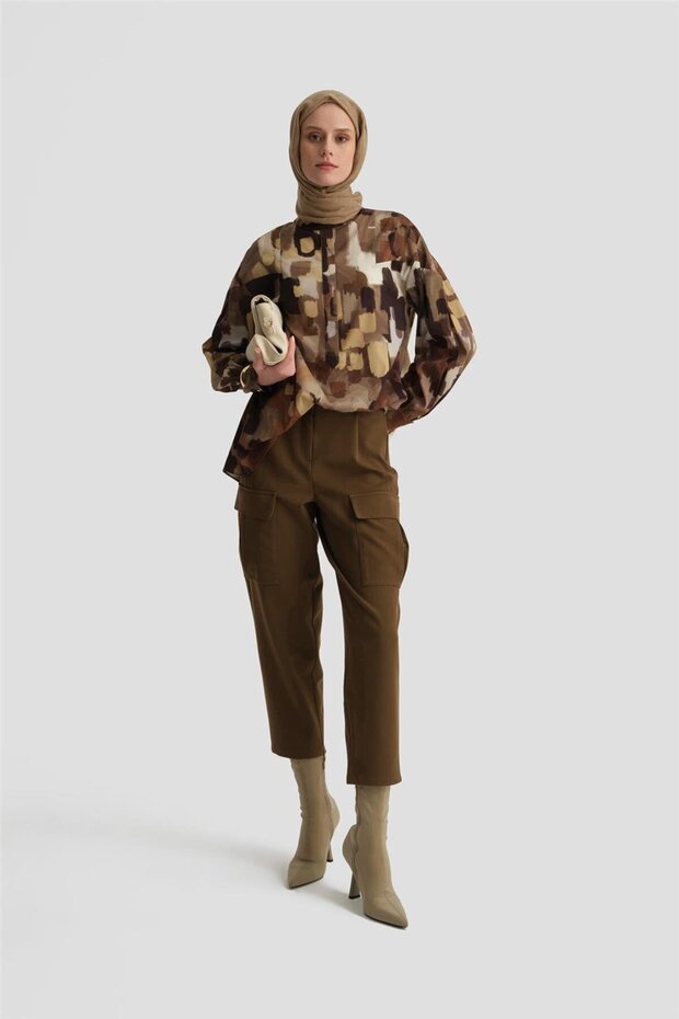 Waist-Tightening Gabardine Trousers 25K2705 Khaki