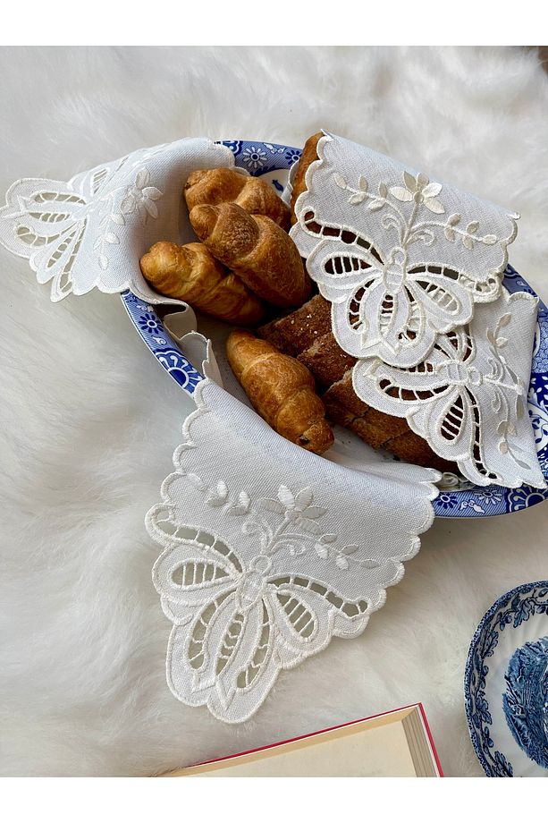 Delik İşi Ekmek Örtüsü. Kelebek Model - 3