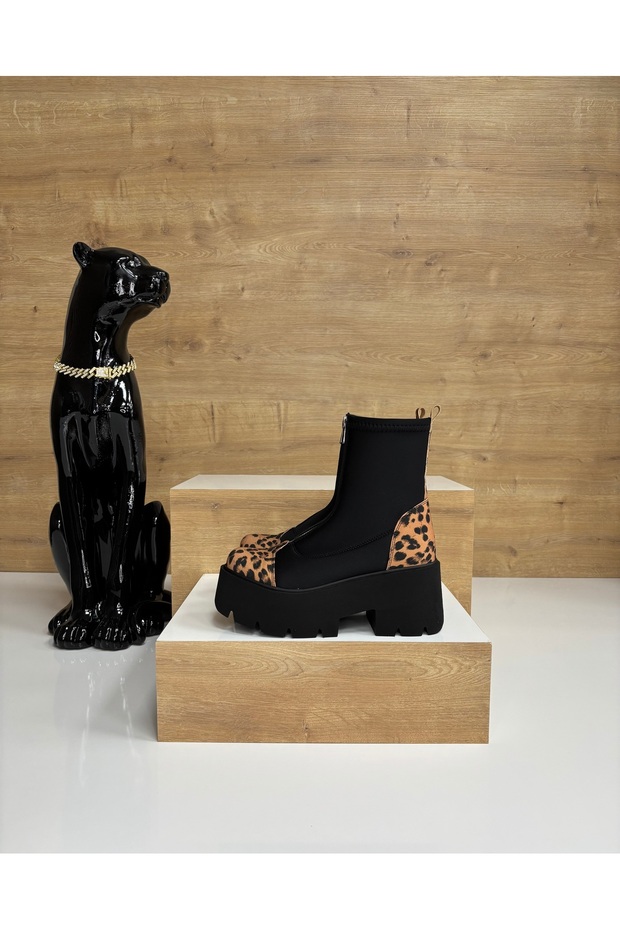Siyah leopar bot - 1