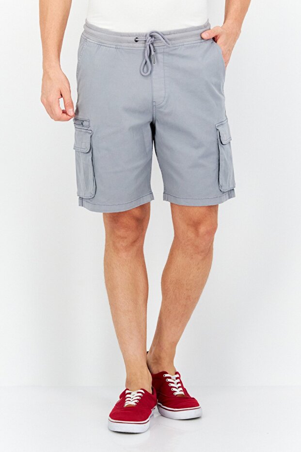 شورت كارجو سادة بقصّة عادية للرجال، رمادي داكن - 1