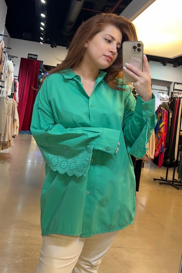 Women's Oversized Shirt with Fisto Detail on the Back - Green