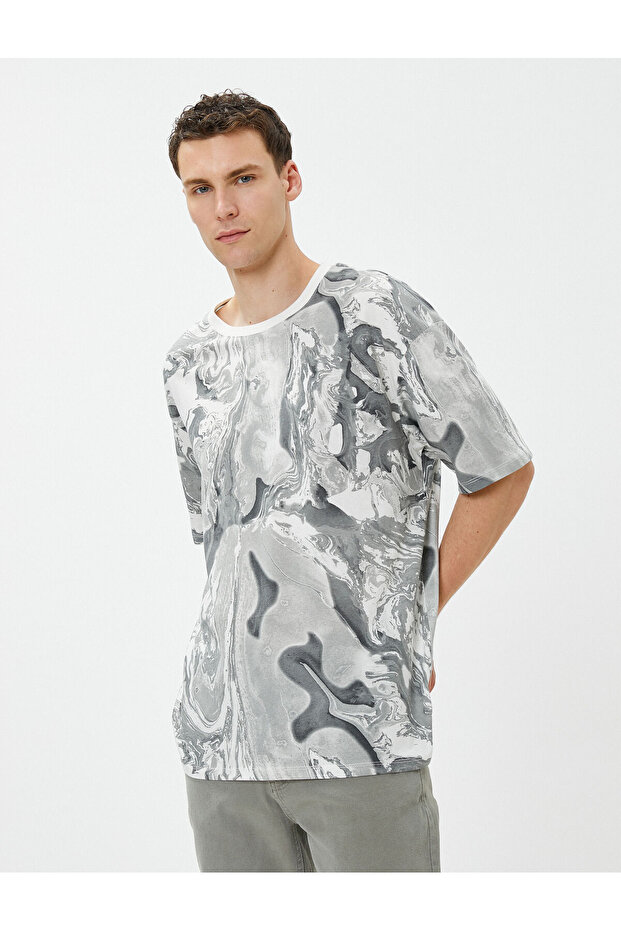 Oversize T-Shirt Crew Neck Short Sleeve with Abstract Print Detail