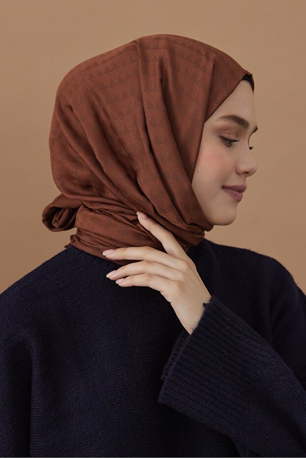 شال بنمط مثلث من سلسلة الجاكار الناعمة - 3