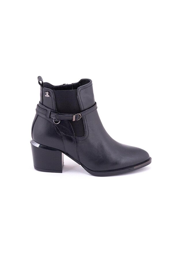 1853205 Kadın Bot - 1