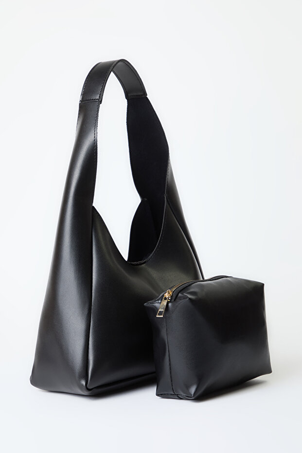 Czarna torebka damska o średniej wielkości z uchwytami TAKAW25OC00007 - 4