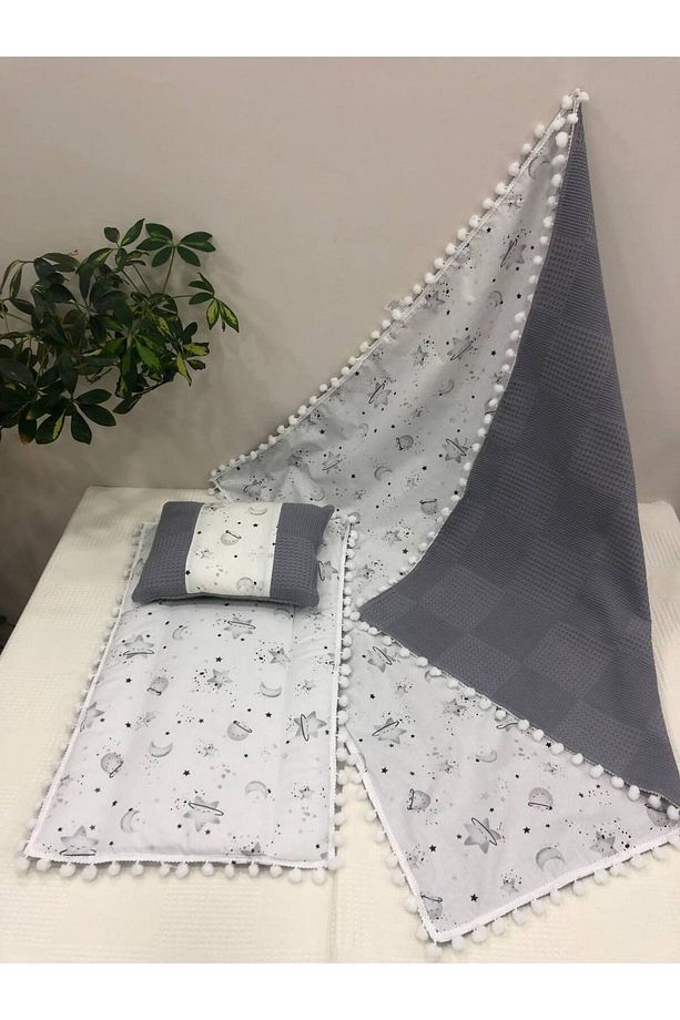 Poplin Kumaş Ve Ponponlu Alt Açma , Yastık Ve Battaniye 3'lü Set - 1