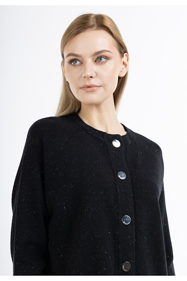 Strickjacke mit Knöpfen - 5