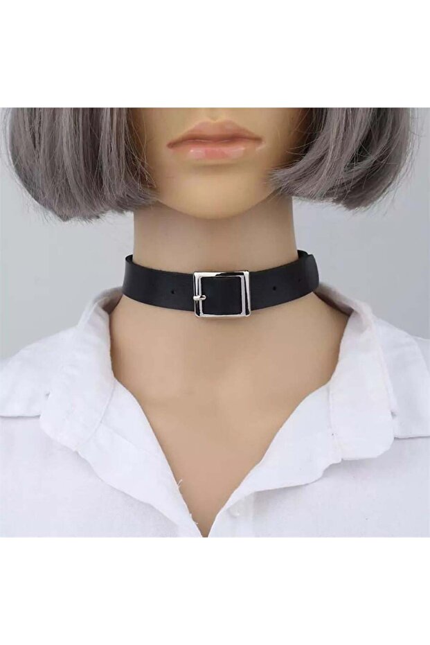 مقود جلدي أسود بإبزيم مربع