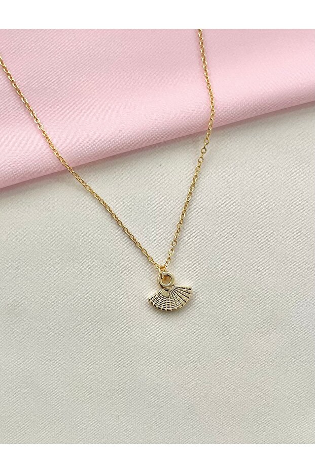 Retro Minimal Vintage Fan Necklace
