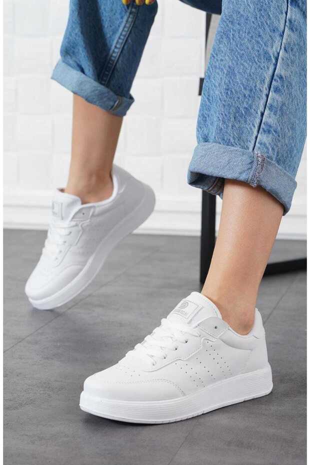 Women's Sports Shoes