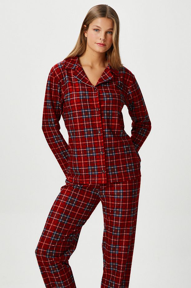 Kadın Nora Premium Kırmızı Ekose Süet Doku Düğmeli Yılbaşı Pijama Takımı - 2