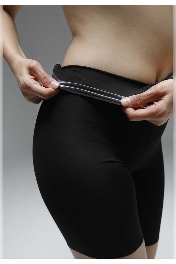 Anoky Model Lazer Kesim Spor Bisiklet Antreman Şortu İz Yapmayan Şort Siyah Renk - 3